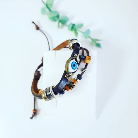 Vegan Leather multi stand bracelet with Eye symbol - Picture 2 of 3